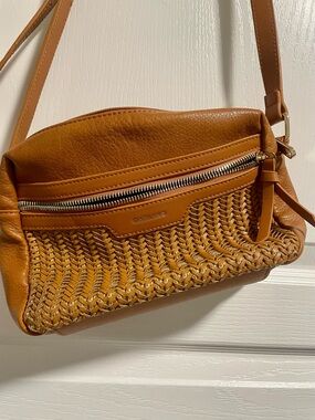 Darling Woven Crossbody Bag - Cognac